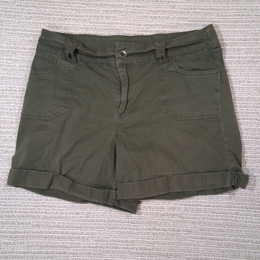 C Est 1946 Cato Women's High-Rise Olive Green Cuffed Patch Pocket Shorts Size 10